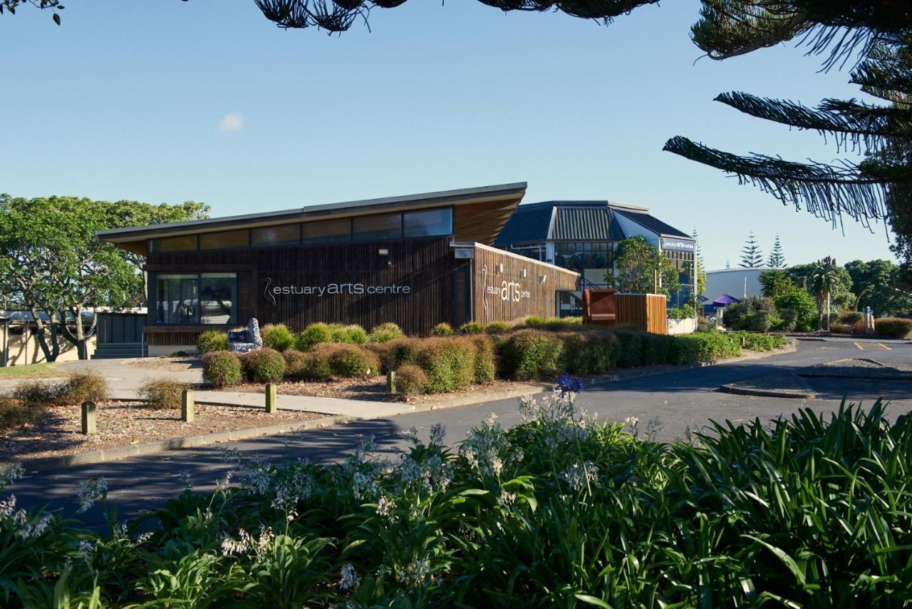 Orewa Kiwi Cabins Екстериор снимка